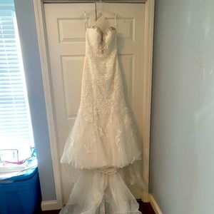 Wedding Dress- Stella York - Mermaid Style/Strapless- Worn once- with veil